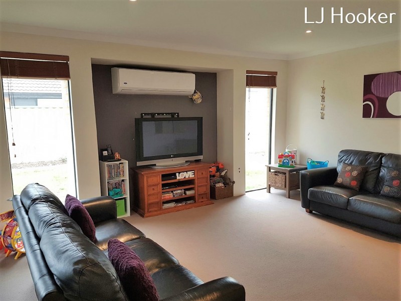 13 Freeling Road, Port Kennedy WA 6172