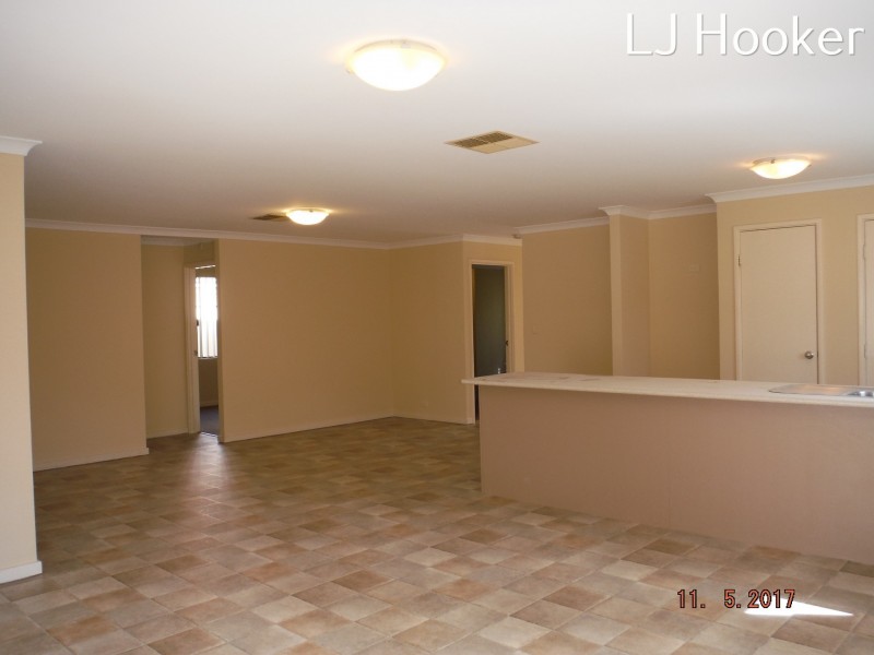 7 Knutsford Crescent, Port Kennedy WA 6172