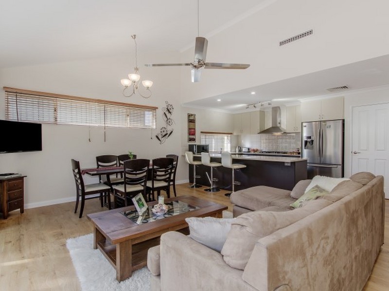 145 Safety Bay Road, Shoalwater WA 6169