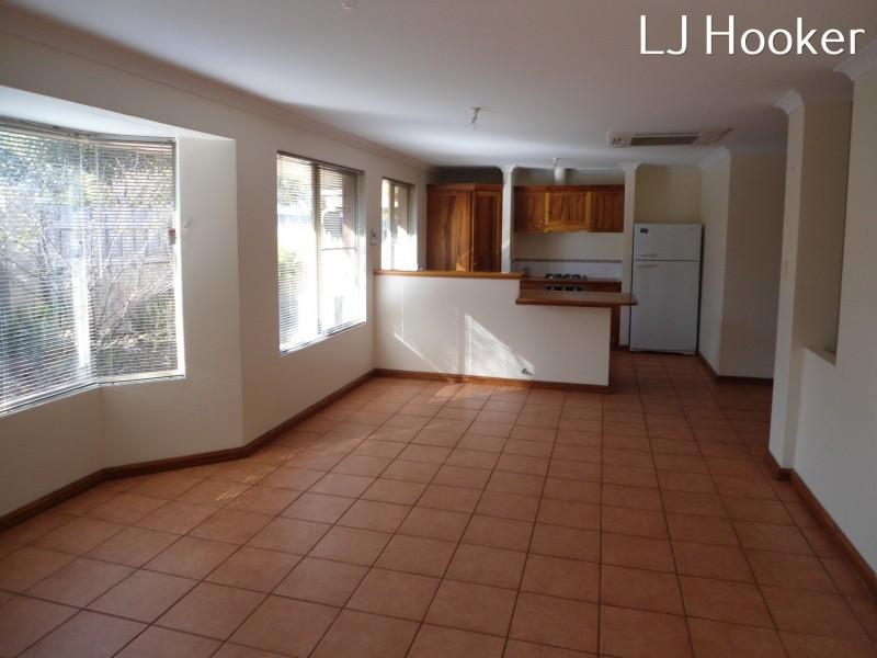 11 Narbonne Gardens, Port Kennedy WA 6172