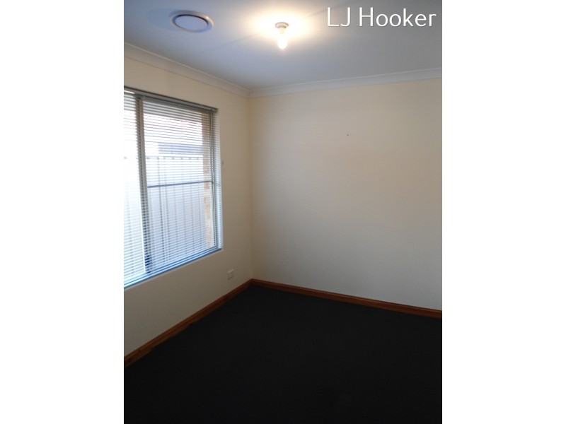 11 Narbonne Gardens, Port Kennedy WA 6172