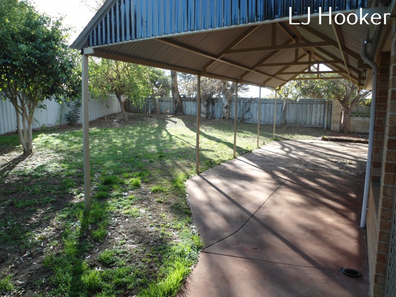 11 Narbonne Gardens, Port Kennedy WA 6172