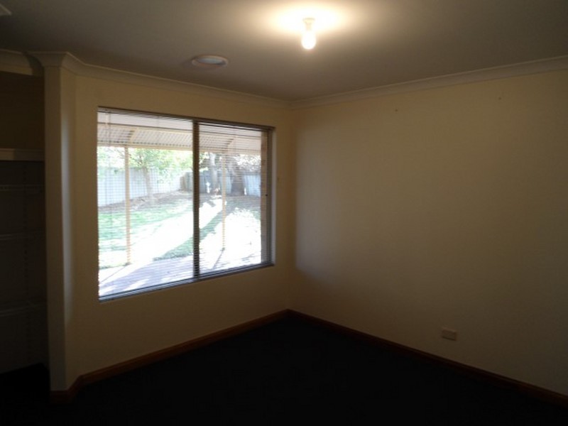 11 Narbonne Gardens, Port Kennedy WA 6172