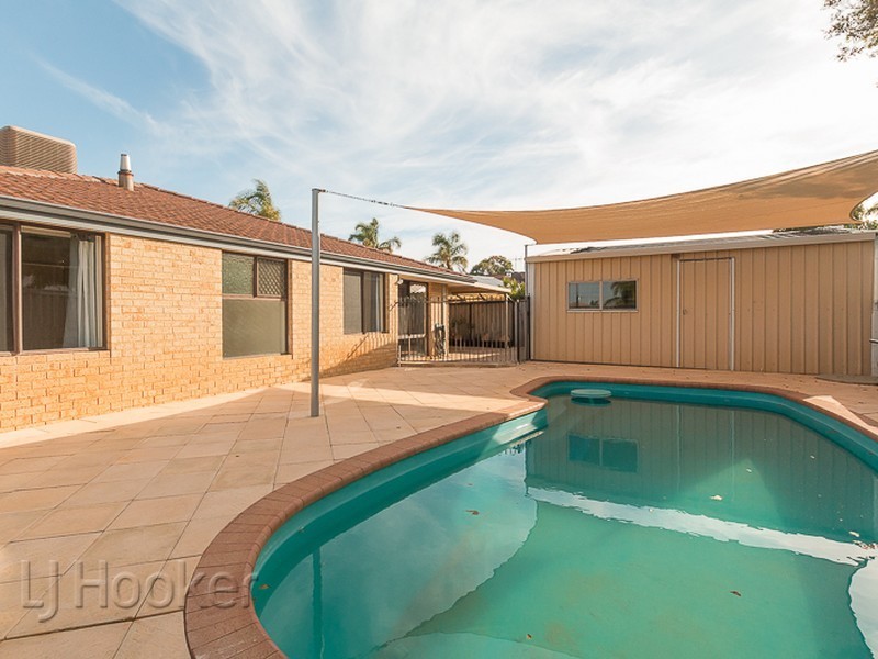52 Cuthbertson Drive, Cooloongup WA 6168