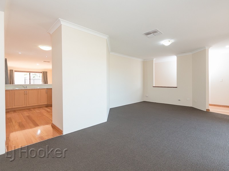 52 Cuthbertson Drive, Cooloongup WA 6168