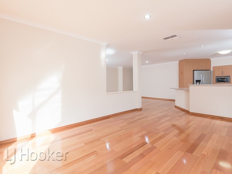 52 Cuthbertson Drive, Cooloongup WA 6168