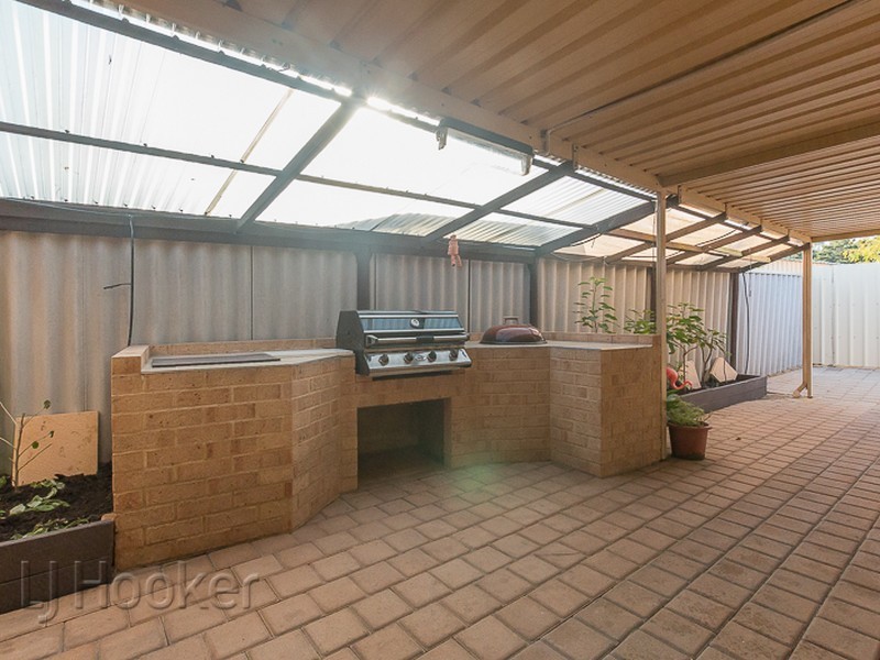 52 Cuthbertson Drive, Cooloongup WA 6168