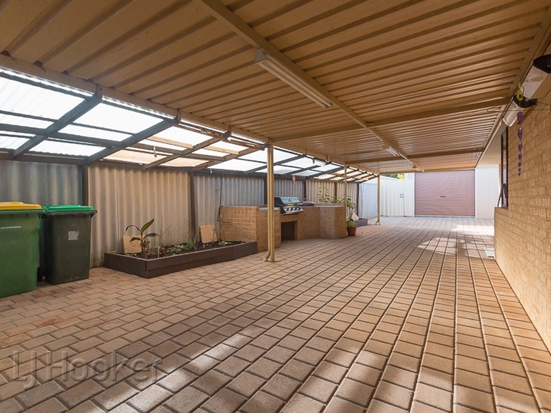 52 Cuthbertson Drive, Cooloongup WA 6168