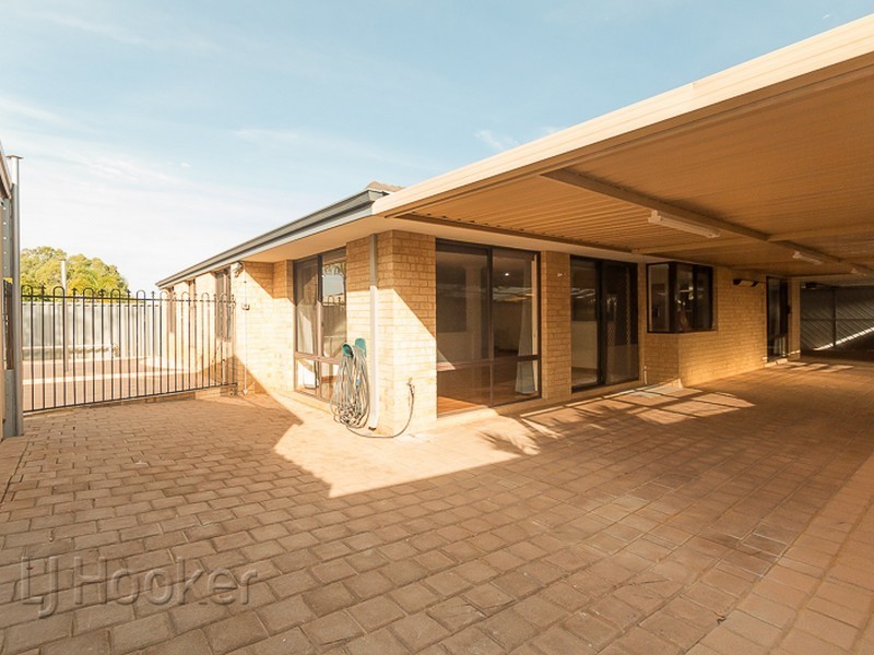 52 Cuthbertson Drive, Cooloongup WA 6168