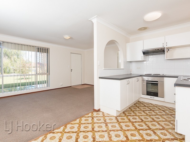 10 Rotohine Place, Cooloongup WA 6168