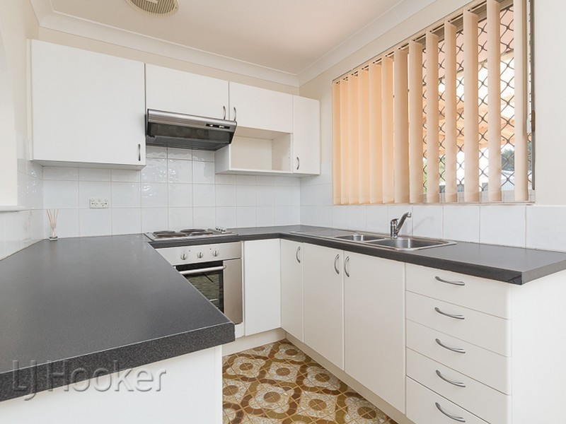 10 Rotohine Place, Cooloongup WA 6168