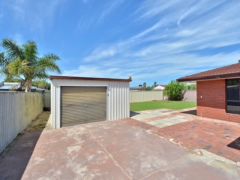 11 Townsend Road, Rockingham WA 6168