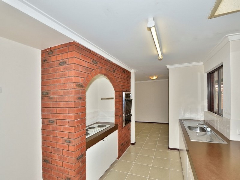 11 Townsend Road, Rockingham WA 6168