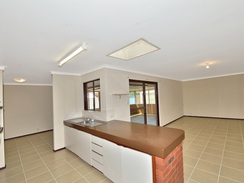 11 Townsend Road, Rockingham WA 6168