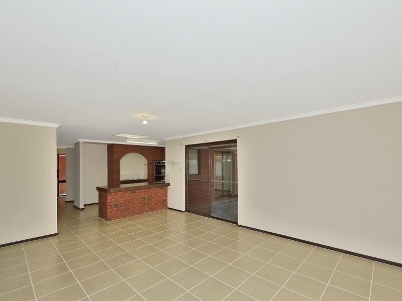 11 Townsend Road, Rockingham WA 6168