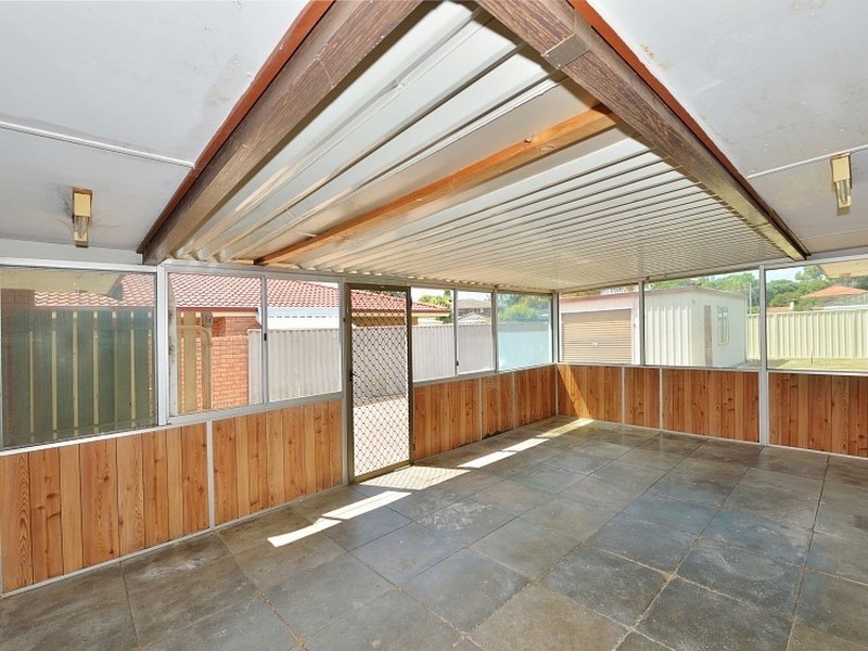 11 Townsend Road, Rockingham WA 6168