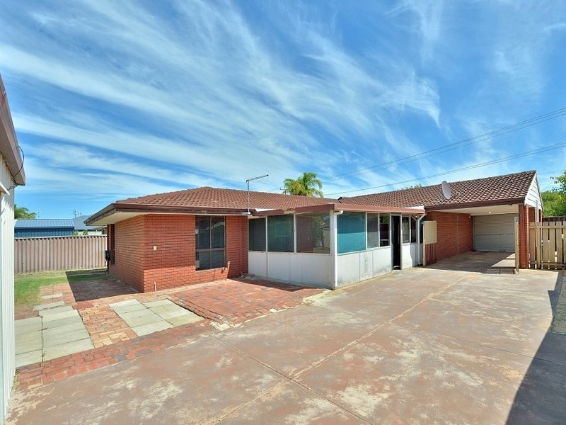 11 Townsend Road, Rockingham WA 6168