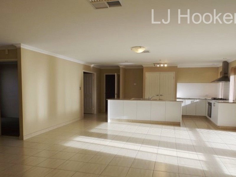 6 Lorne Bend, Secret Harbour WA 6173