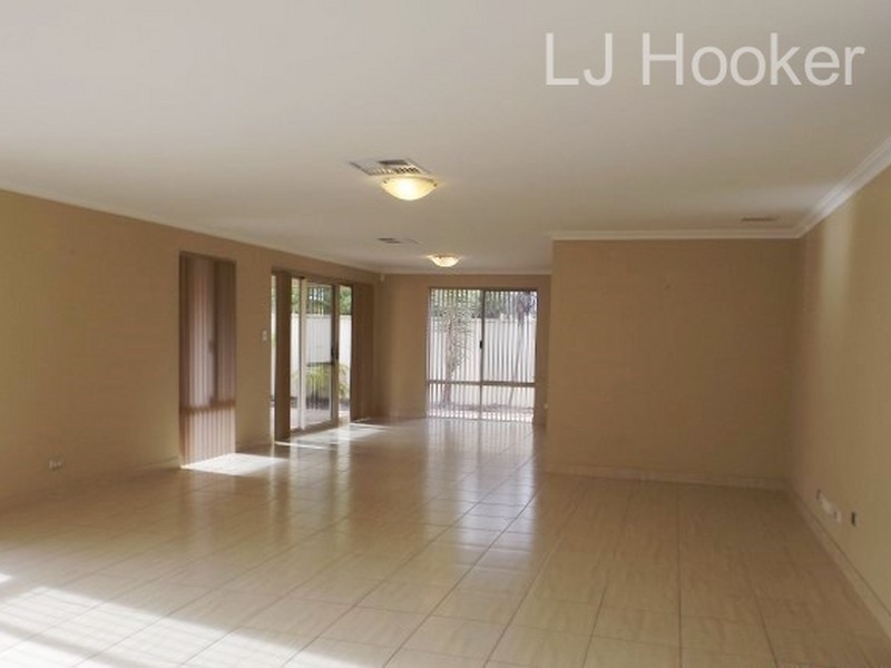 6 Lorne Bend, Secret Harbour WA 6173