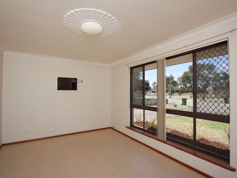4 Legend Place, Cooloongup WA 6168