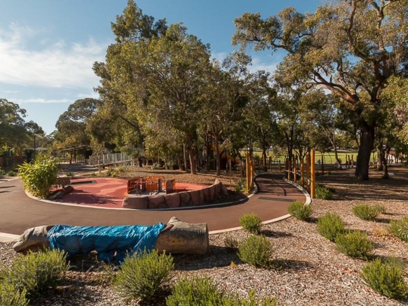 51A Peake Way, Medina WA 6167