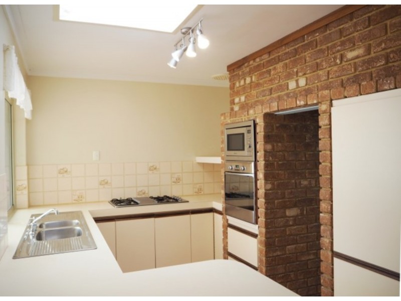 25 Okehampton Drive, Warnbro WA 6169