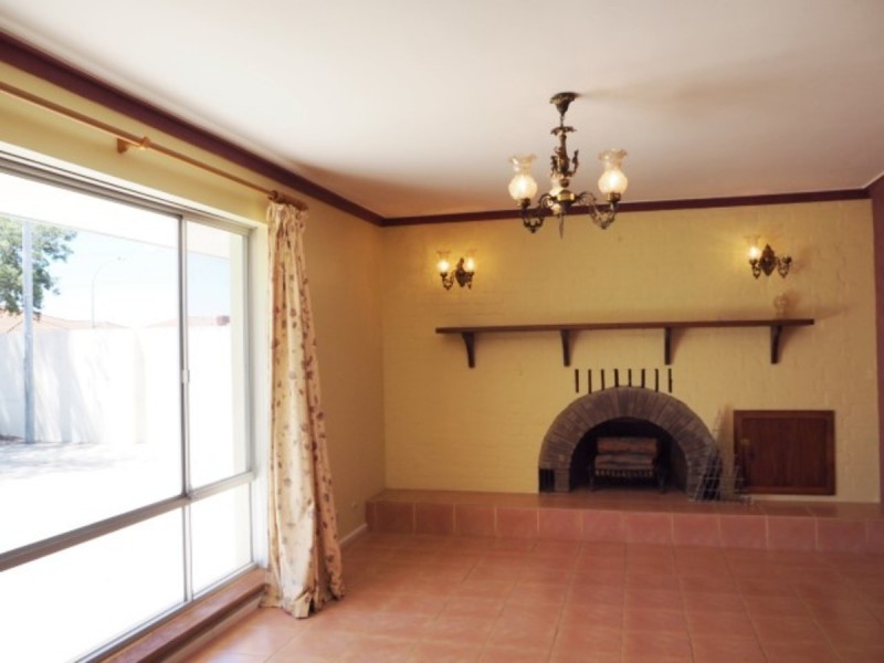 25 Okehampton Drive, Warnbro WA 6169