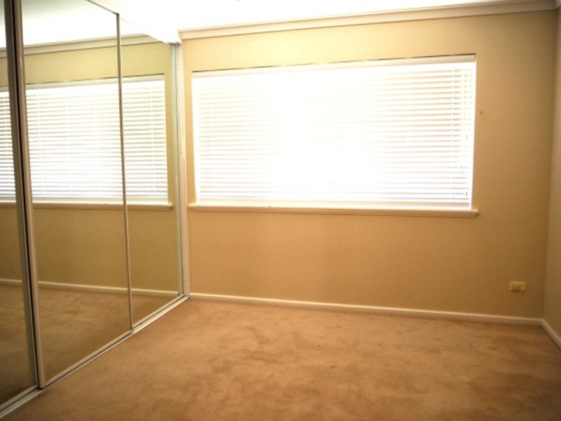 25 Okehampton Drive, Warnbro WA 6169