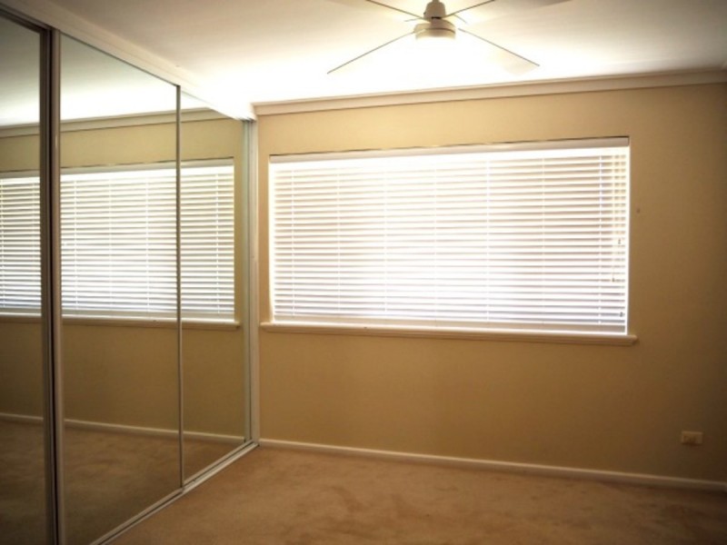 25 Okehampton Drive, Warnbro WA 6169