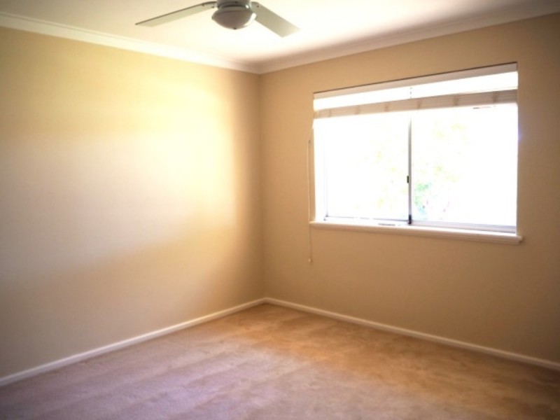 25 Okehampton Drive, Warnbro WA 6169