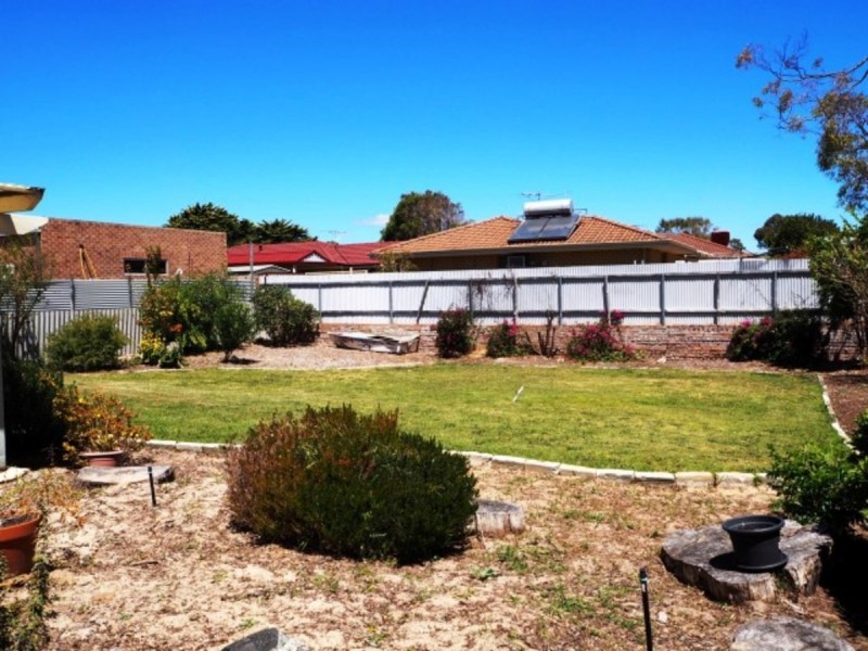 25 Okehampton Drive, Warnbro WA 6169