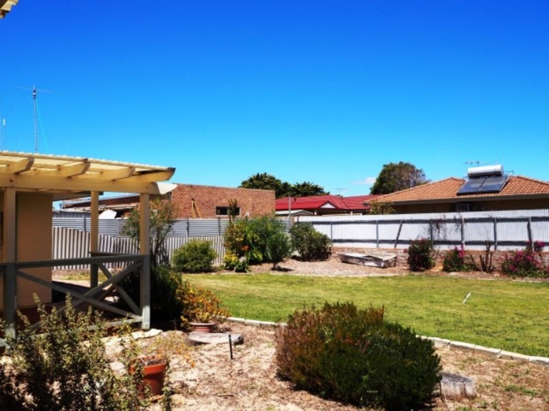 25 Okehampton Drive, Warnbro WA 6169