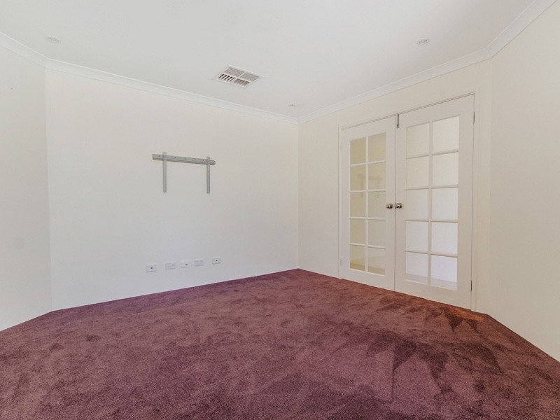 6 Ravenglass Crescent, Waikiki WA 6169