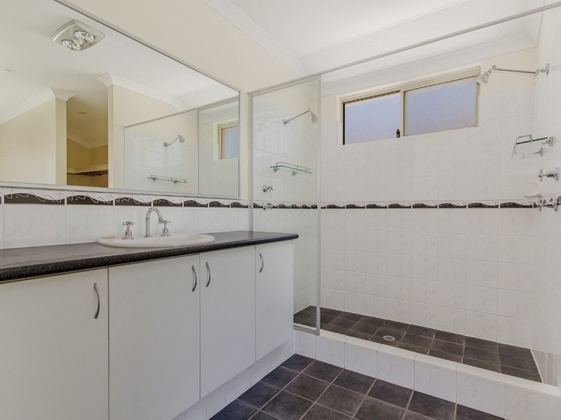 6 Ravenglass Crescent, Waikiki WA 6169