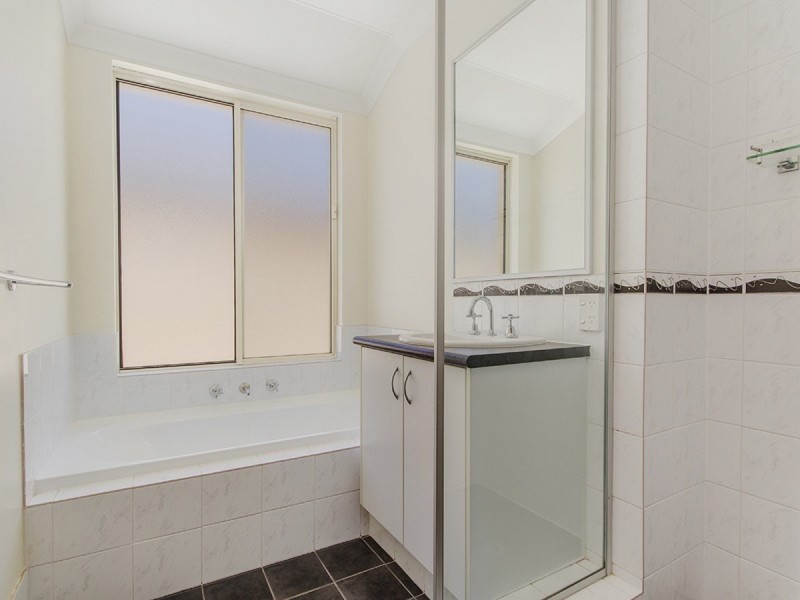 6 Ravenglass Crescent, Waikiki WA 6169