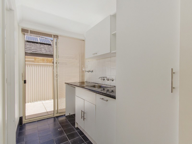 6 Ravenglass Crescent, Waikiki WA 6169