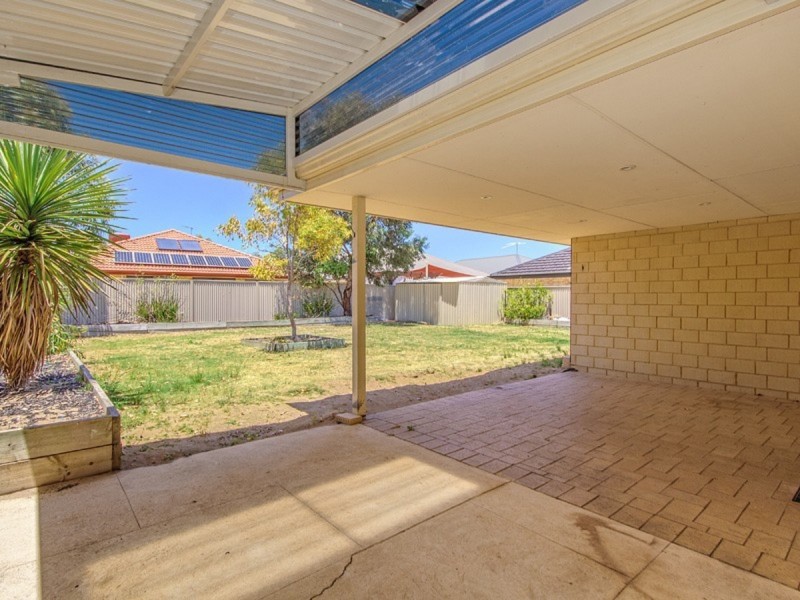 6 Ravenglass Crescent, Waikiki WA 6169