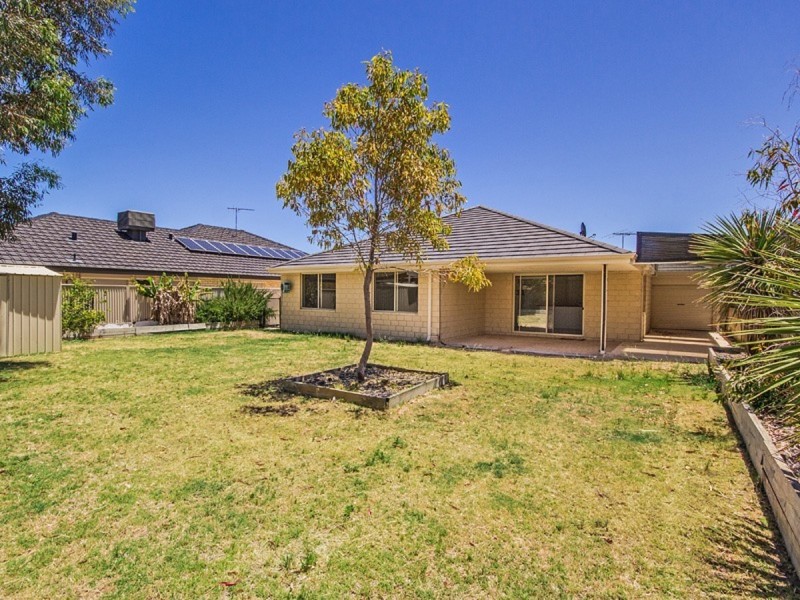 6 Ravenglass Crescent, Waikiki WA 6169