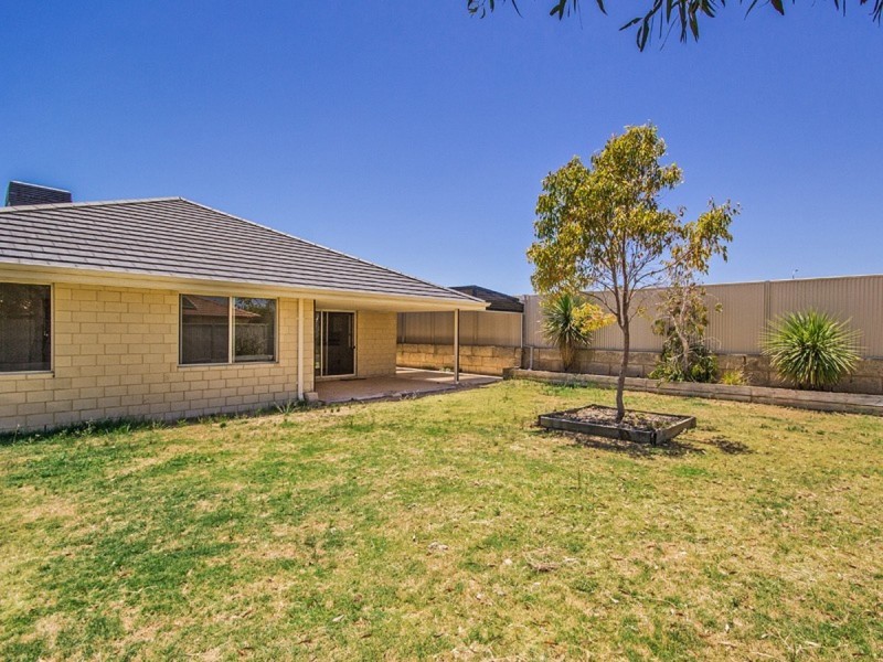 6 Ravenglass Crescent, Waikiki WA 6169