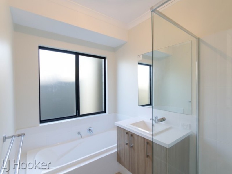 146 Mornington Crescent, Wandi WA 6167