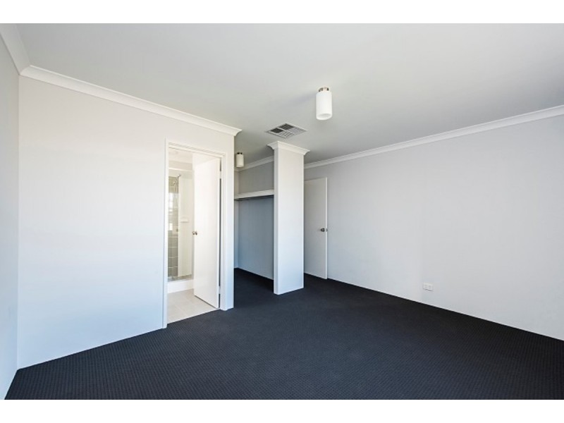 10 Calooli Grove, Golden Bay WA 6174