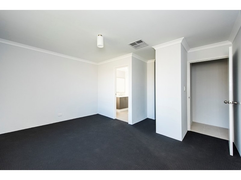 10 Calooli Grove, Golden Bay WA 6174