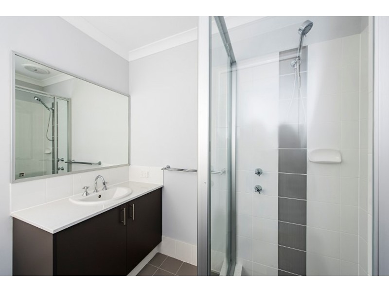 10 Calooli Grove, Golden Bay WA 6174