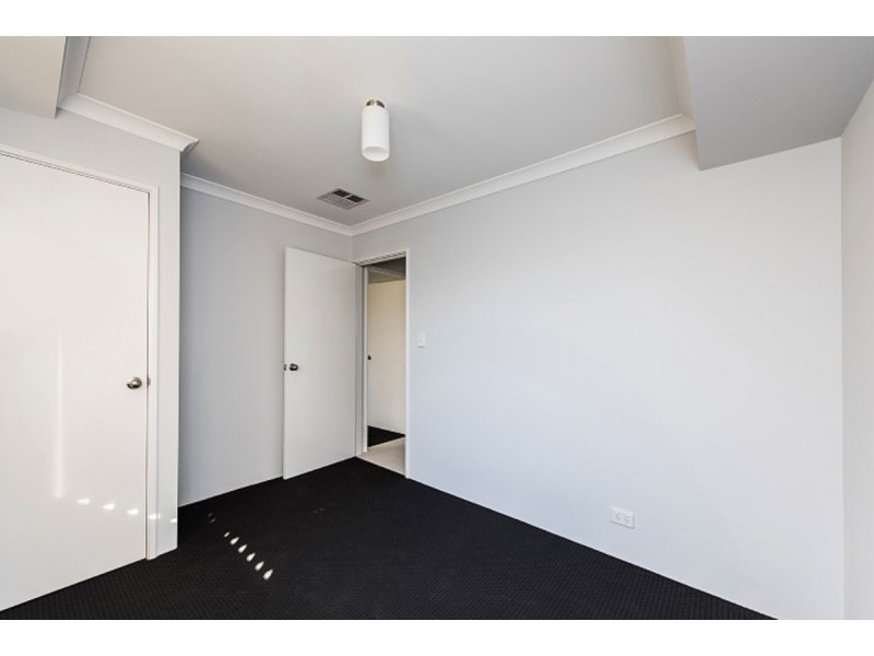 10 Calooli Grove, Golden Bay WA 6174