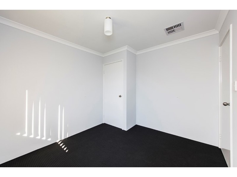 10 Calooli Grove, Golden Bay WA 6174