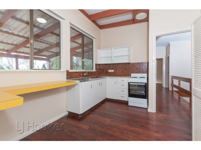 8 Pollard Way, Warnbro WA 6169