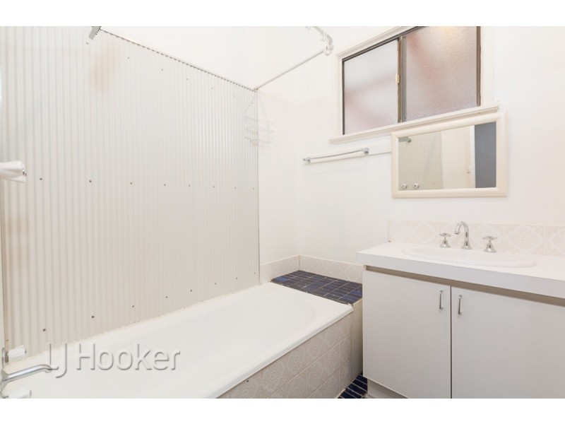 8 Pollard Way, Warnbro WA 6169