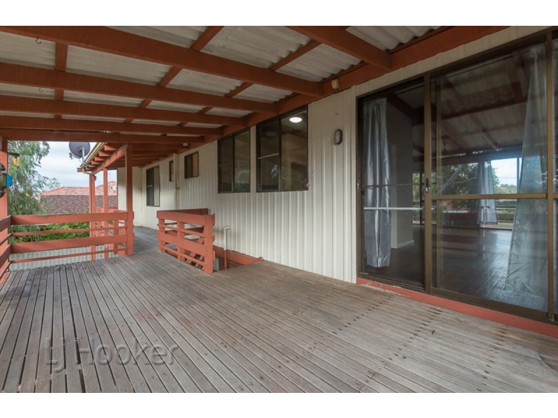 8 Pollard Way, Warnbro WA 6169