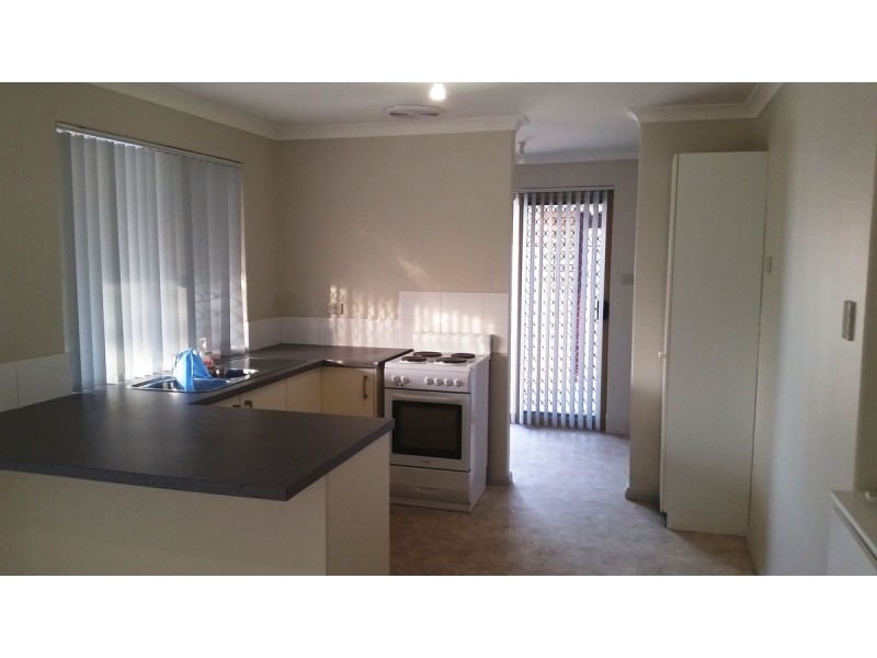 17 Woodlands Road, Golden Bay WA 6174