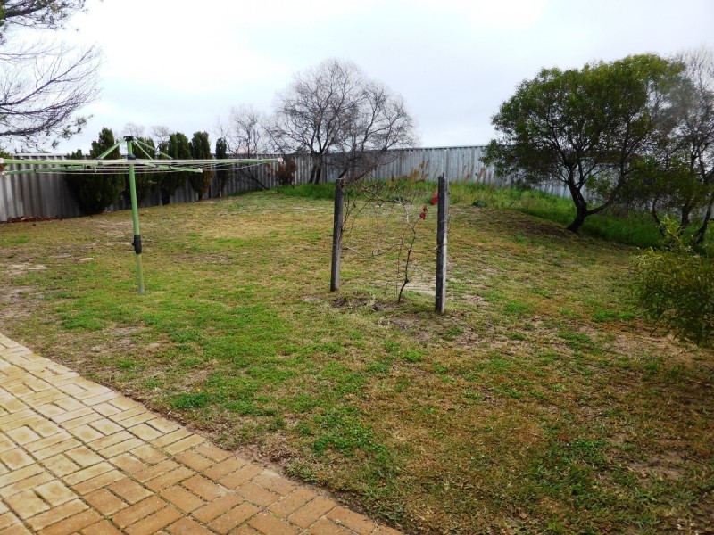 17 Woodlands Road, Golden Bay WA 6174